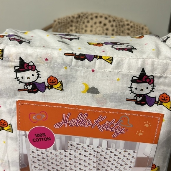 NEW HELLO KITTY QUEEN SIZE WITCH HALLOWEEN SHEET SET - Picture 5 of 5